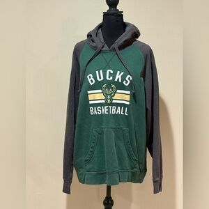 Milwaukee Bucks Men’s Large Green and Gray Hoodie